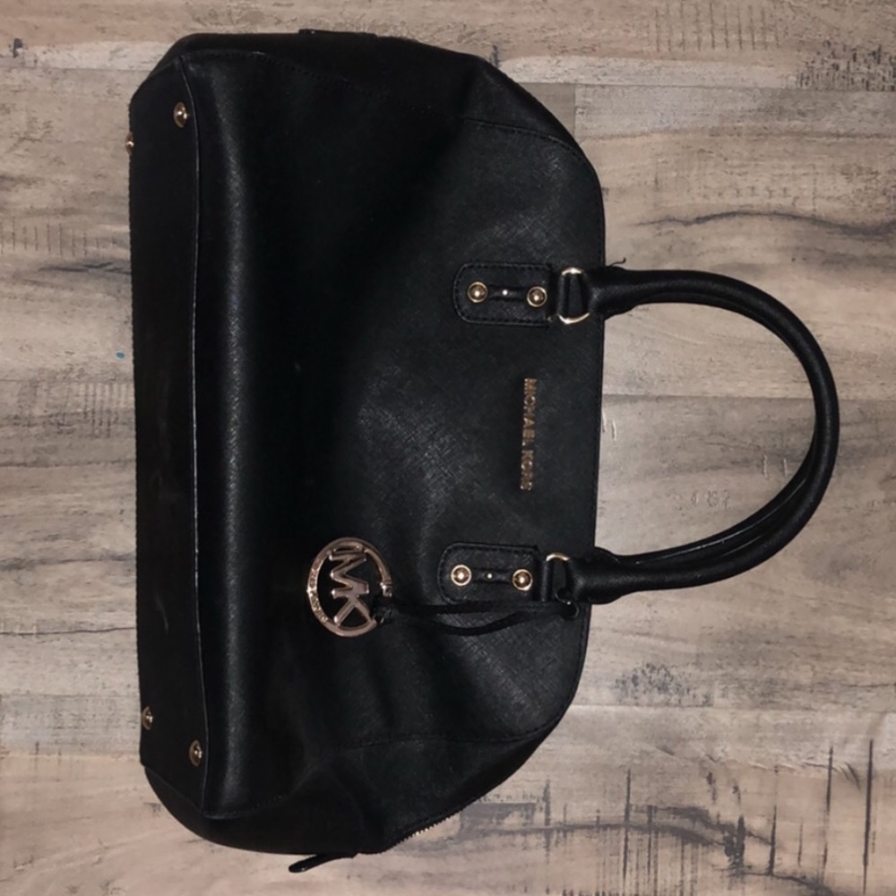 Black Michael Kors purse.